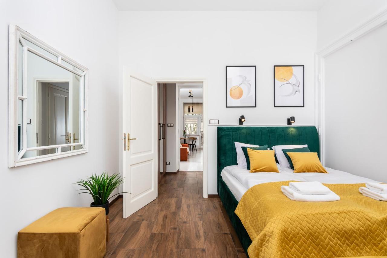 Premium Splendid Old Town Suites - By Upstairs Krakow Exterior photo